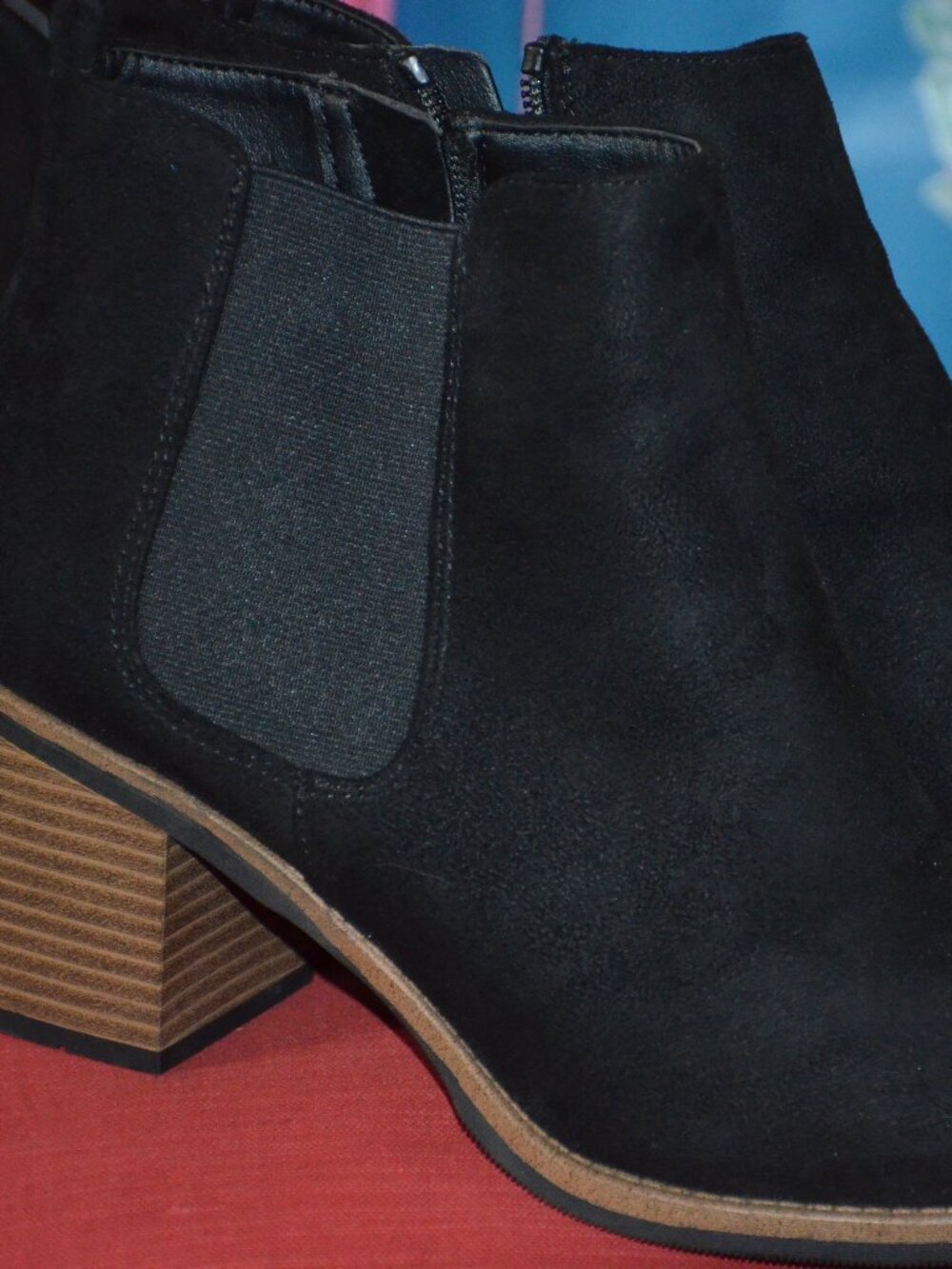 White Mountain Size 8 1/2 Black Heeled Ankle Boot